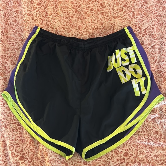 SET OF 2 Nike Athletic Shorts - Picture 6 of 9